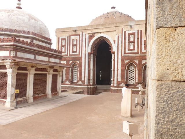 Delhi - Qutub Minar - 3